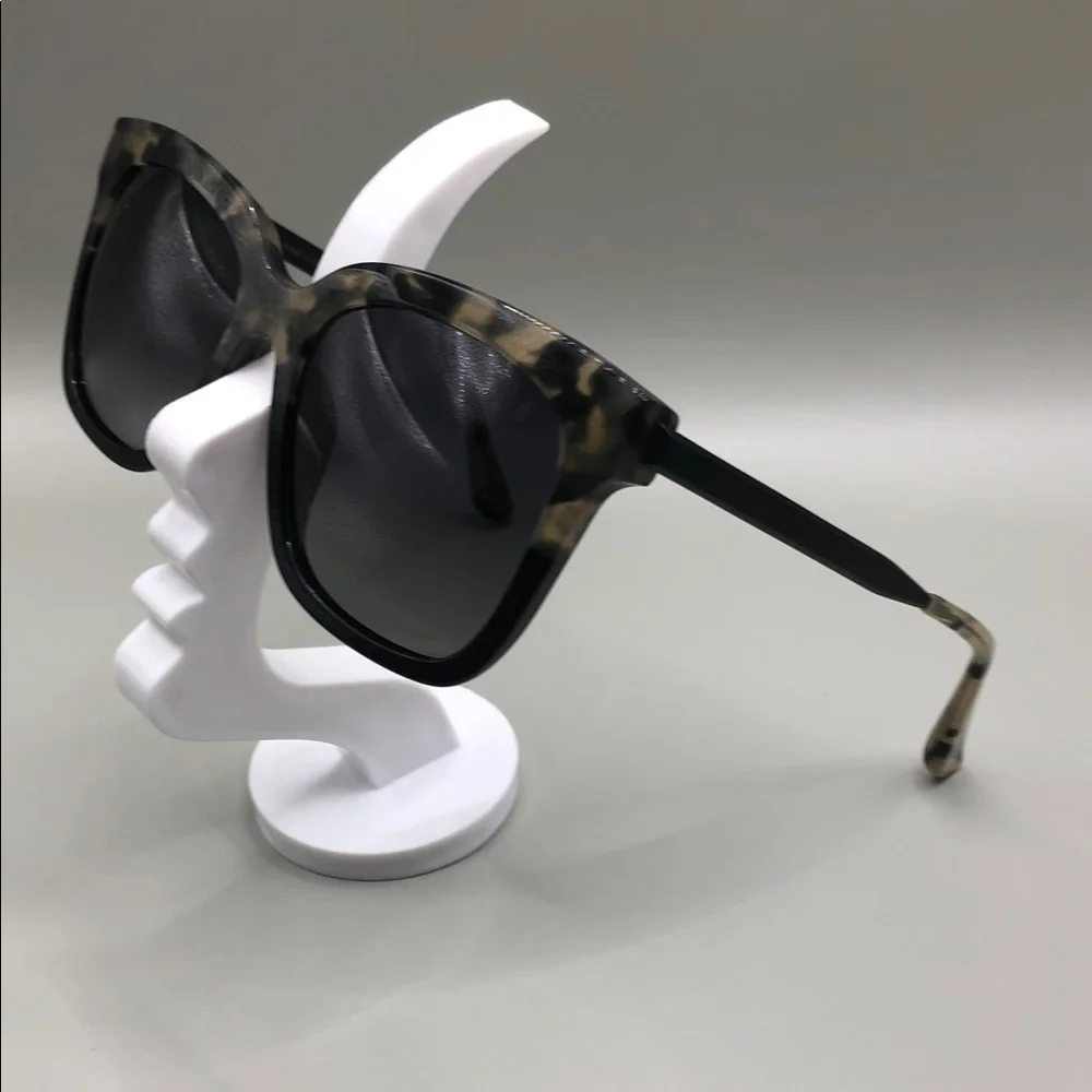 Diff Eyewear Bella Polarized Sunglasses Tortoise Black Fade Semi Oversized.